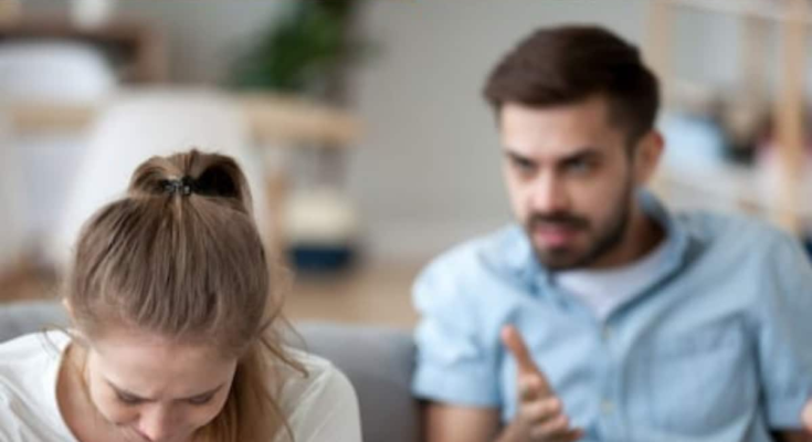 Un hombre le hace la prueba de ADN a su hija para engañar a su esposa y ella le revela otro secreto