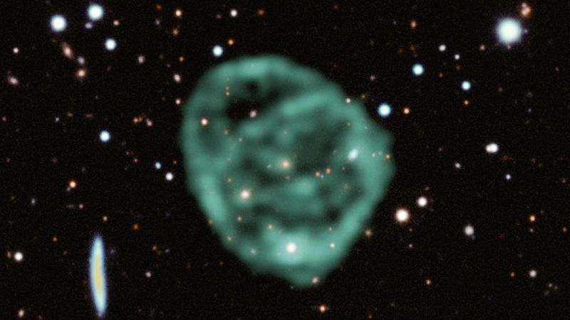 Los extraños círculos de radio gigantes en el espacio pueden deberse a la explosión de estrellas