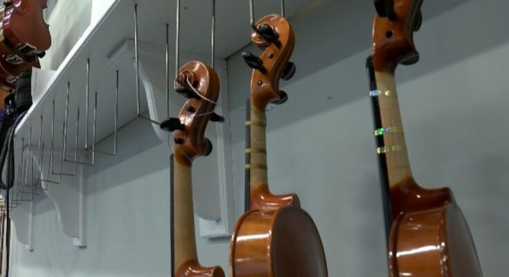 Los niños pudieron tocar con la banda, probar nuevos instrumentos y participar en actividades para aprender la ciencia detrás del sonido.