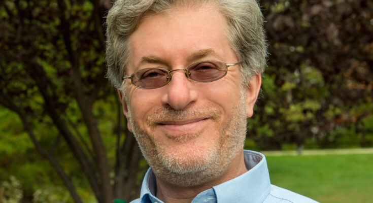 After Storied 34 Year Career, Steve Platnick Retires from NASA
