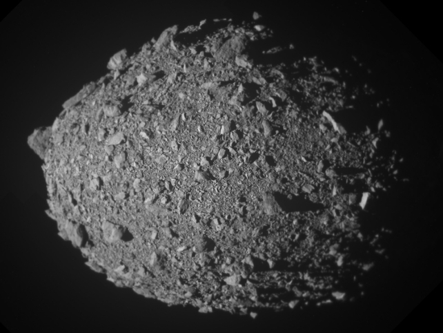 Imagen de graskale de un asteroide de piedra