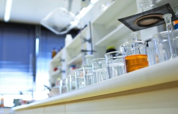 Los científicos revelan cómo los aminoácidos estabilizan las proteínas en una solución