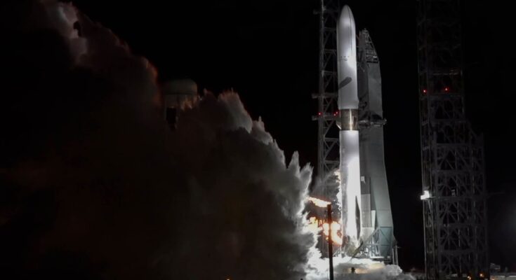 La misión Blue Origin de la NASA a Marte dispara un nuevo y potente cohete Glenn antes del lanzamiento (VIDEO)