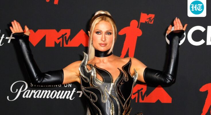 Paris Hilton reacciona a las impactantes afirmaciones de que Ghislaine Maxwell intentó reclutarla para Epstein "Soy tan buena..."