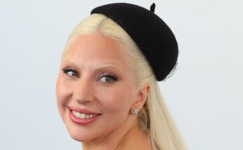 Lady Gaga debutó con cabello negro en París