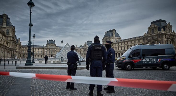 Robo de joyas del Louvre: el fiscal de París anuncia 4 nuevos arrestos