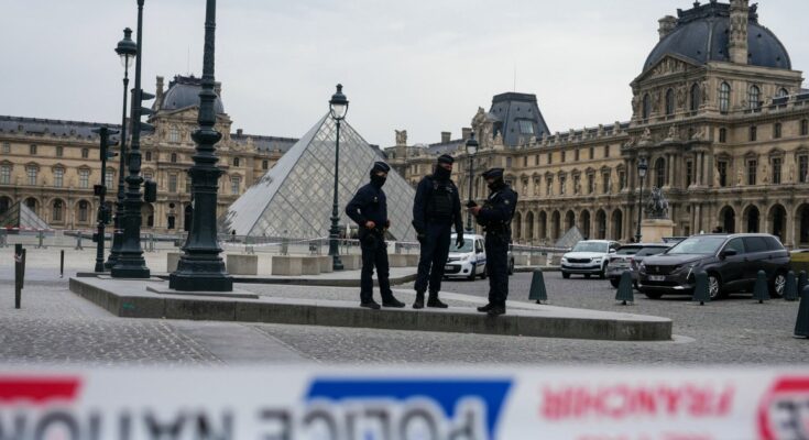 Se cree que el hombre arrestado es el cuarto miembro de la banda de atracadores del Louvre, dice el fiscal de París