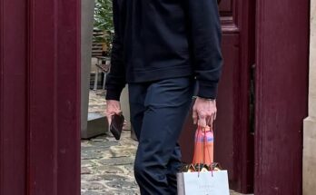Hugh Jackman pasará el Día de Acción de Gracias en París y les dio a los fanáticos un vistazo de su celebración navideña en Instagram.