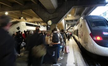 La policía de París hirió a un hombre con un cuchillo en la estación de tren de Montparnasse, dice el fiscal