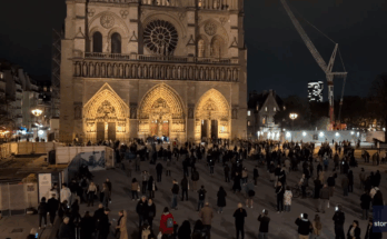 Las campanas de las iglesias resonaron en todo París en honor a las víctimas de los ataques terroristas de 2015.