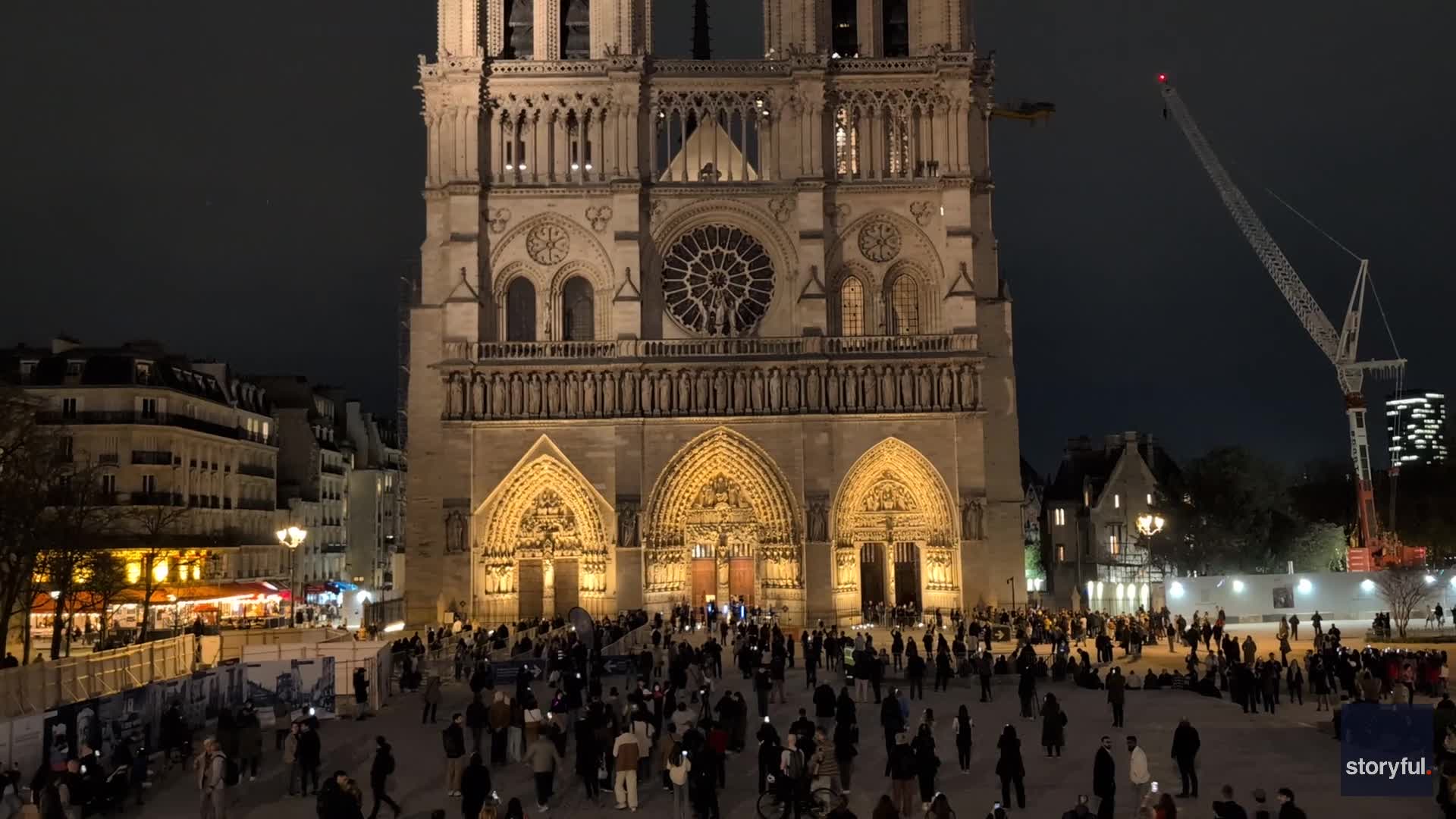 Las campanas de las iglesias resonaron en todo París en honor a las víctimas de los ataques terroristas de 2015.