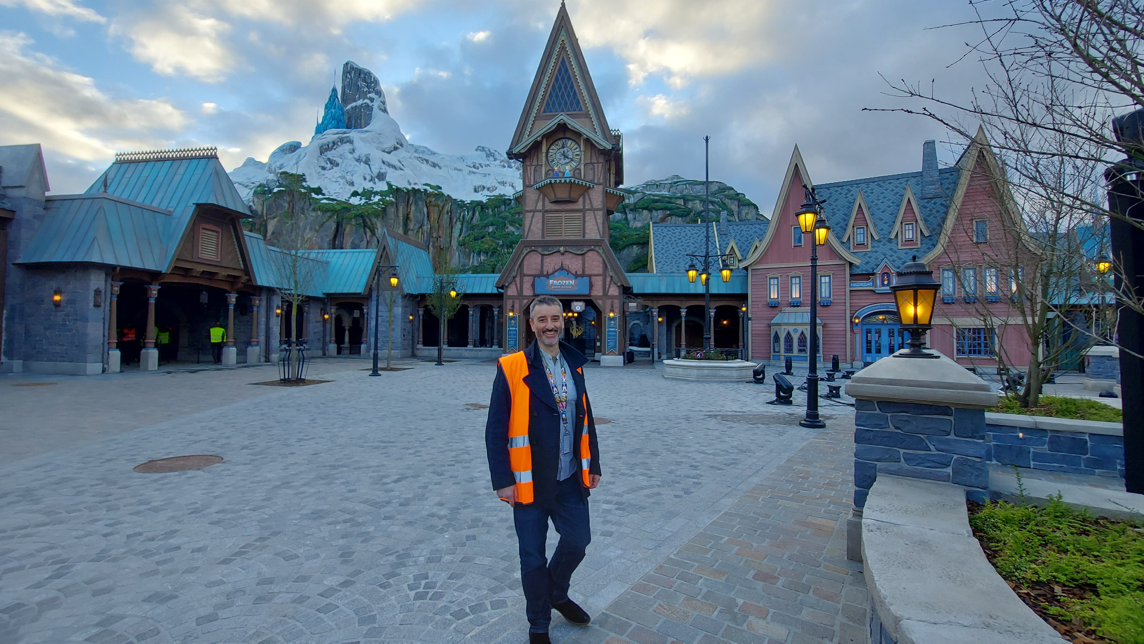 Ted Thornhill, editor de viajes de EE. UU. de The Independent, en el nuevo World of Frozen, que se inaugurará el 29 de marzo de 2026 en Disney Adventure World