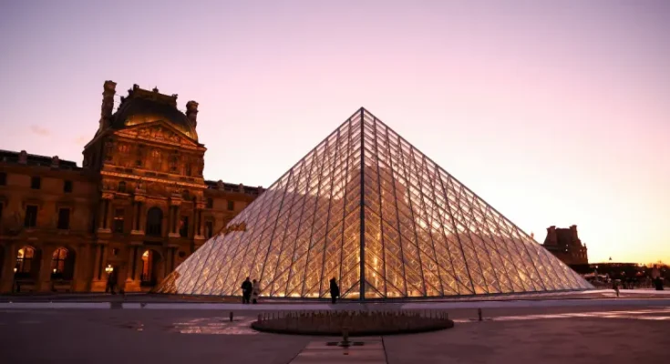 Suben los precios de las entradas en el Museo del Louvre de París - Cultura