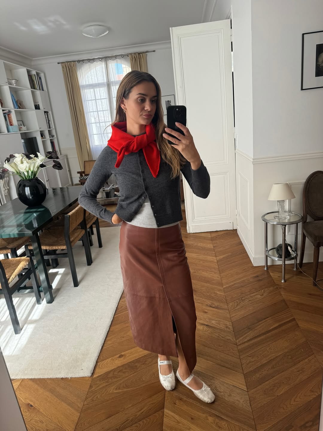 Anne-Laure Mies lleva un pañuelo de punto.