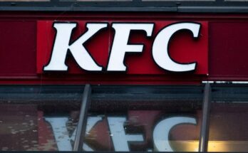 Niña de 13 años arrastrada al baño de KFC y 'violada en grupo' | Mundo de noticias