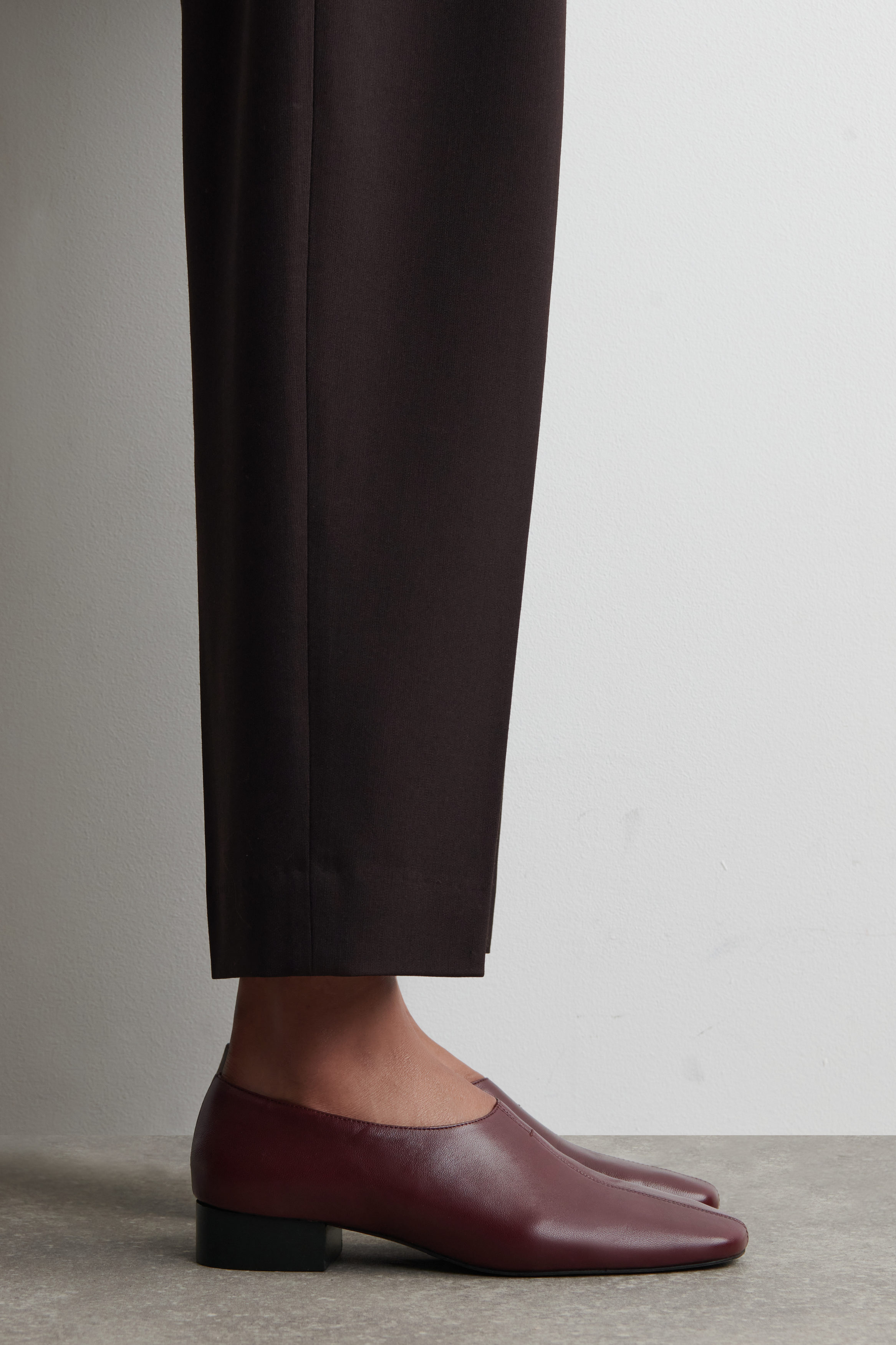 Zapatos de tacón de piel con punta cuadrada