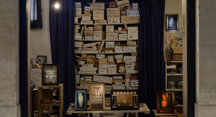 Wes Anderson Gagosian recrea el estudio de Joseph Cornell en París