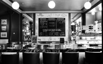 Buen provecho, Paul Burt: el icónico bistró parisino publica su primer libro de cocina
