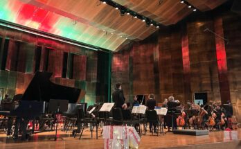 EIU y músicos de Charleston se unen para la actuación festiva 'Navidad en París' - The Daily Eastern News