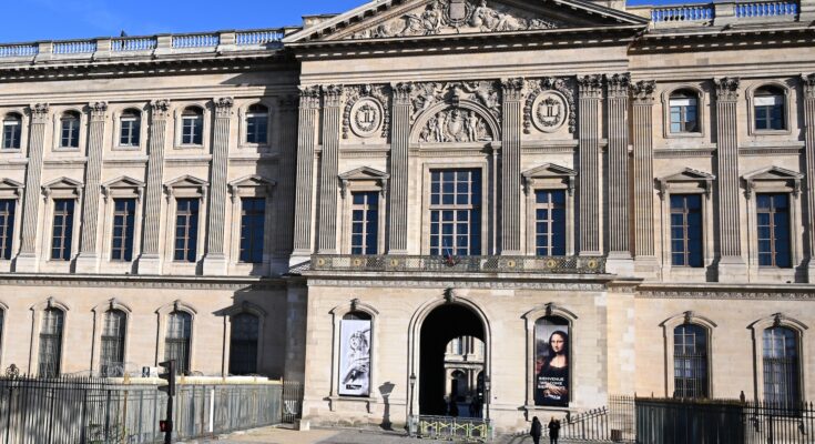 Los trabajadores del Louvre votan a favor de la huelga, otro golpe al museo de París