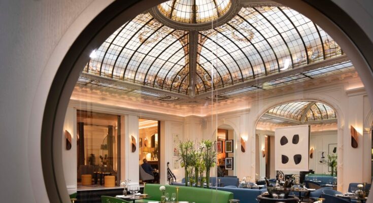Una crítica honesta del Hotel Vernet en París, Francia