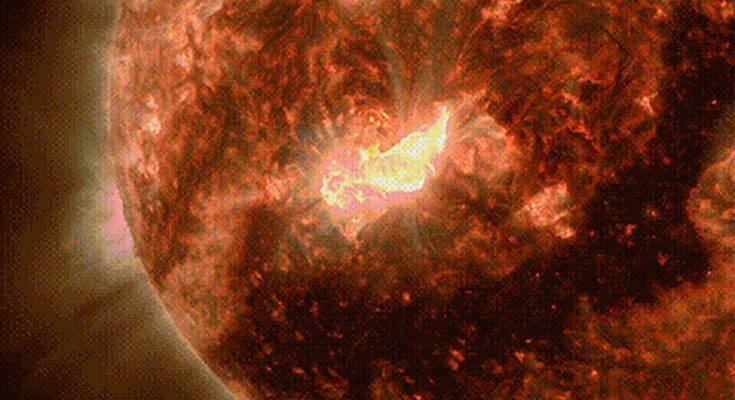 Image showing the X-class solar flare and coronal mass ejection that erupted on 18 January 2026, generating increased aurora displays, captured by NASA