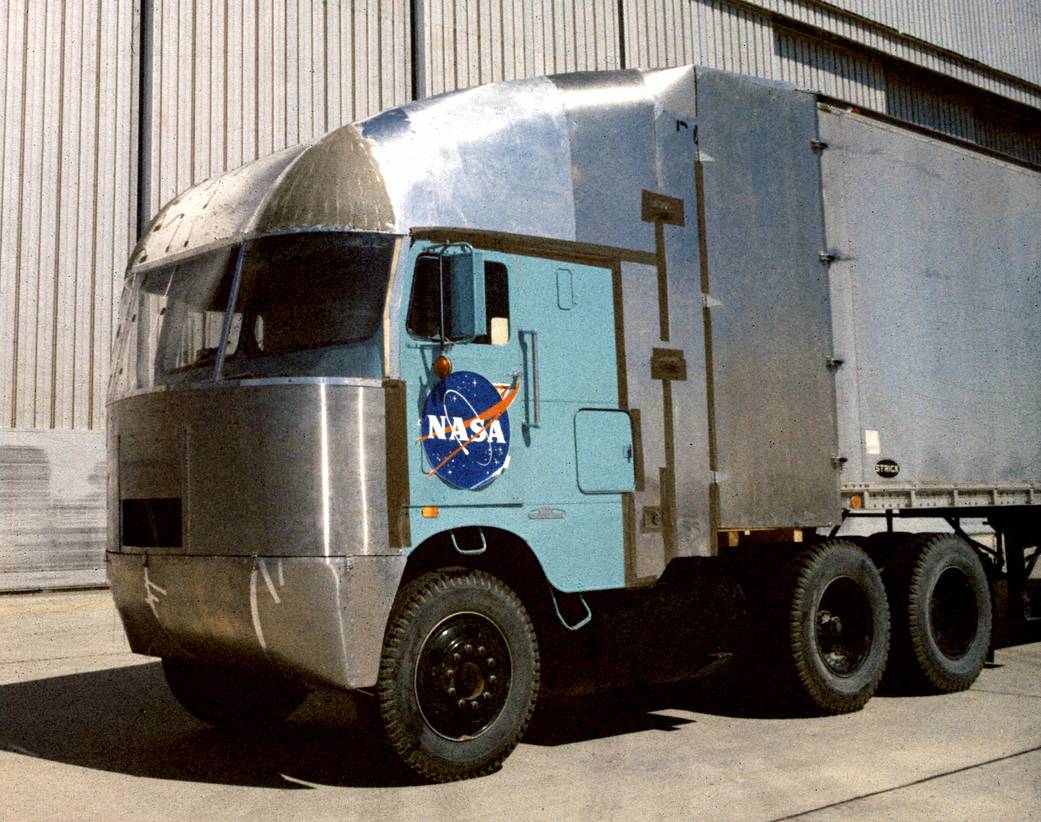 Un primer plano del banco de pruebas de semirremolques de la NASA.