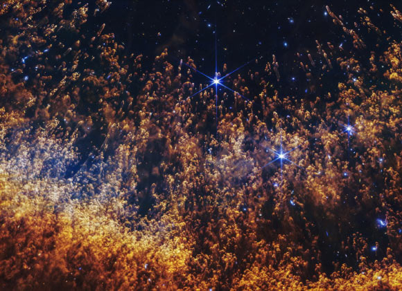 Esta imagen web muestra una parte de la Nebulosa Hélice. Crédito de la imagen: NASA / ESA / CSA / STScI / A. Pagan, STScI.